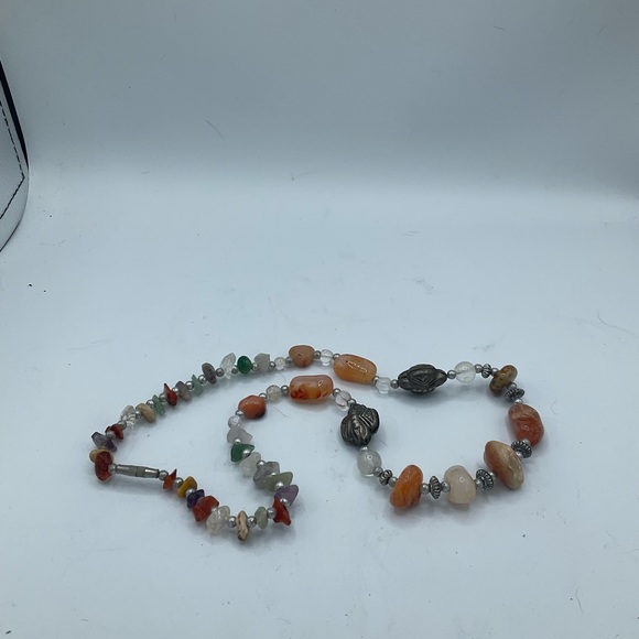 “NATURAL GEMSTONE VINTAGE NECKLACE”. With Unique Silver Bead Detail. - Picture 11 of 14
